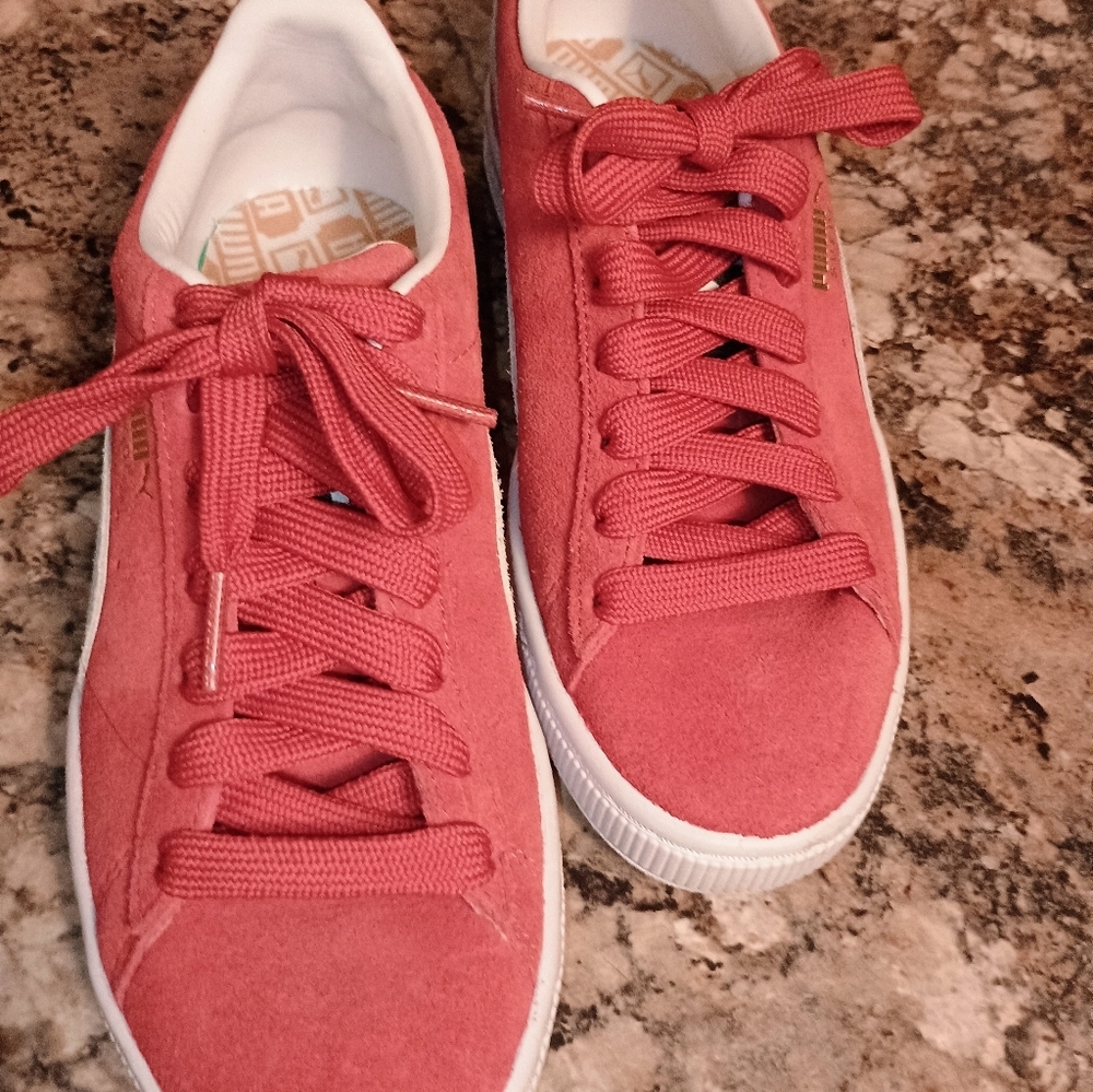 🔥 Puma Vintage Classic Red Suede Sneakers | Women's Size 6 🐾 - Picture 10 of 10